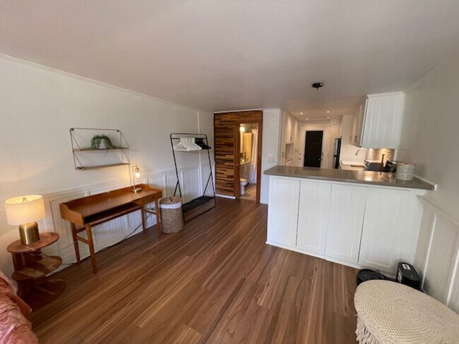 Foto del edificio - Furnished Upgraded Makiki Studio - ALL Utilities Included!!