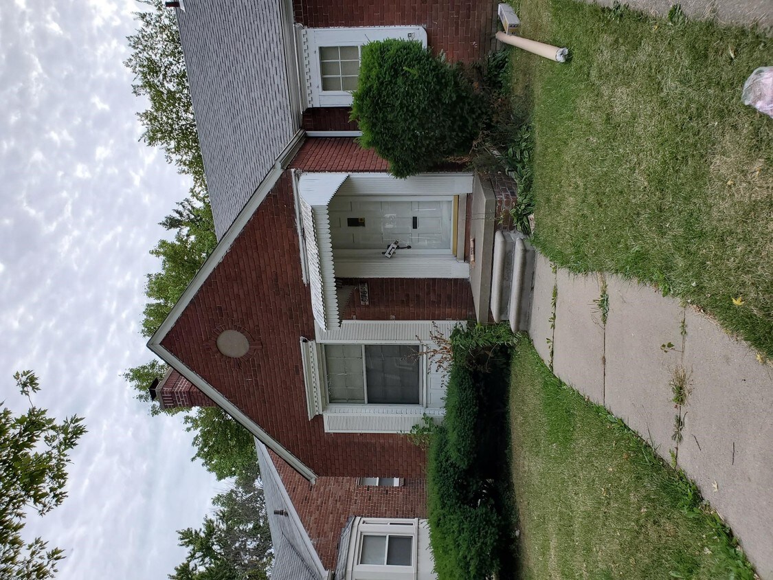 Primary Photo - 5763 Cadieux Rd