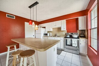 Building Photo - 9345 Westwood Village Dr