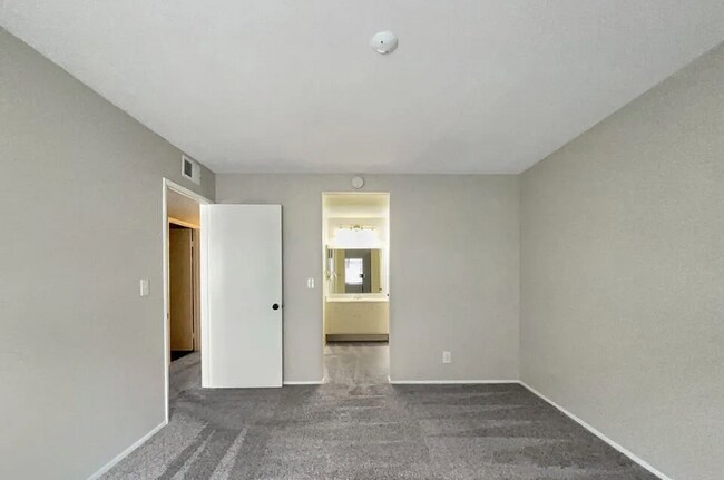 Foto del edificio - 1215 Sarabande Ln