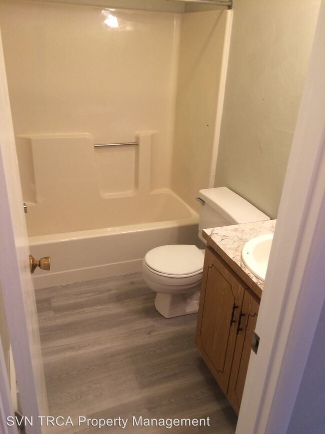 417 Center Ave, Pitcairn, PA 15140 Room for Rent in Pitcairn, PA