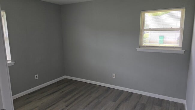 Building Photo - 212 Eagon Ave