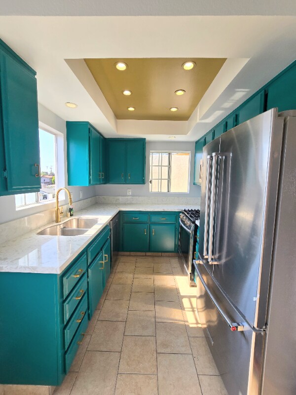 Foto principal - 855 W 2nd St