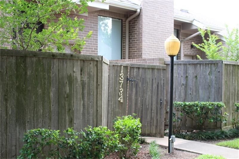 Primary Photo - 13734 Hollowgreen Dr