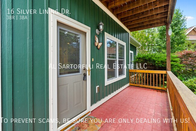 Building Photo - Beautiful End Unit Townhome in Quiet low t...