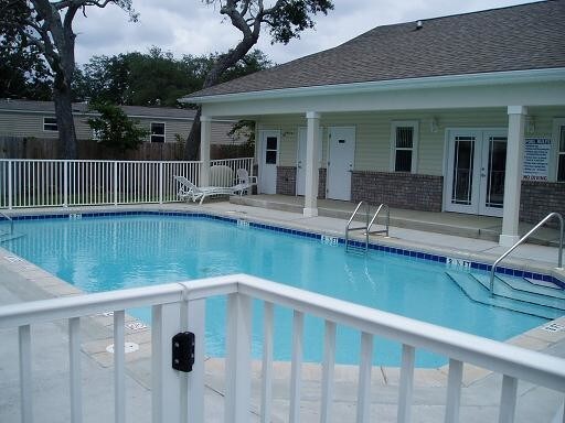 Primary Photo - Great 2 Bedroom Townhouse In Niceville