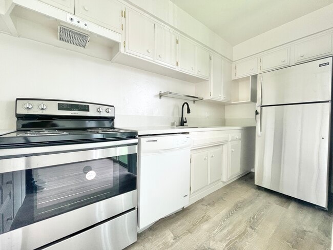 Foto del edificio - 8919 Harratt St