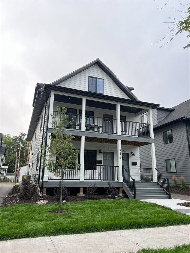 Foto principal - 716 13th Ave SE
