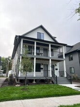 Building Photo - 716 13th Ave SE