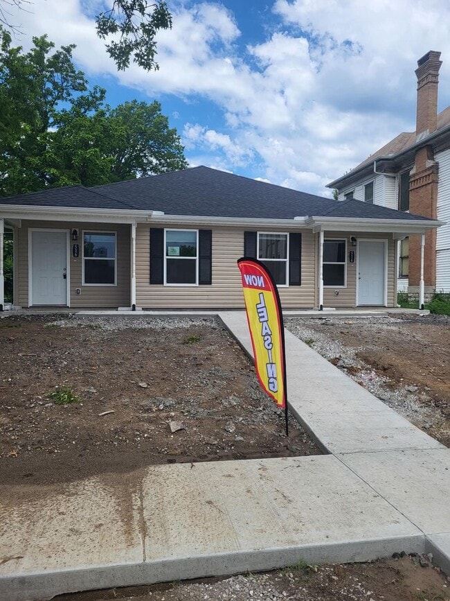 Building Photo - 514 S Byers Ave