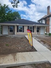 Building Photo - 514 S Byers Ave