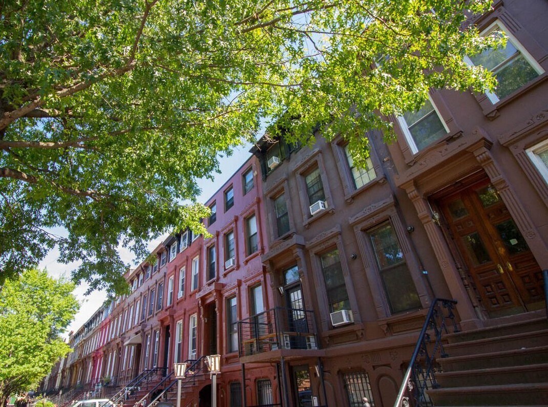 Primary Photo - 22 Hart St