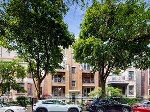 Building Photo - 708 W Aldine Ave