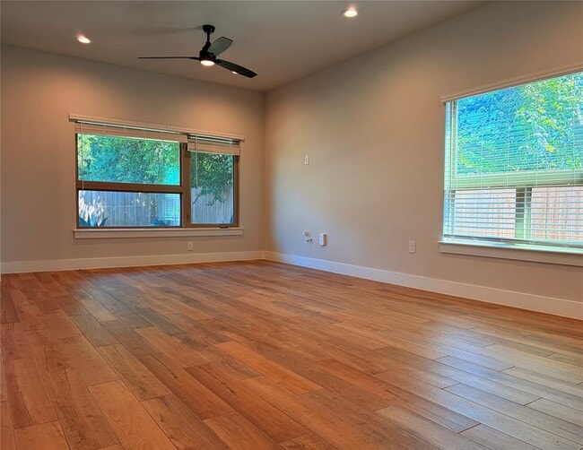 Building Photo - 3411 Willow Springs Rd