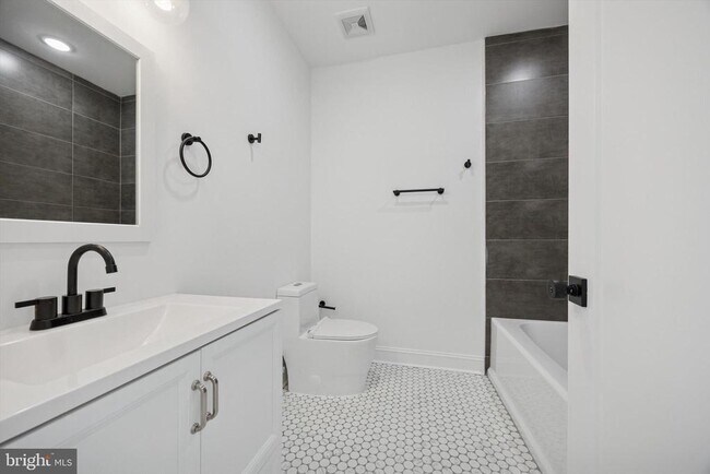 Foto del edificio - 1614 Ridge Ave