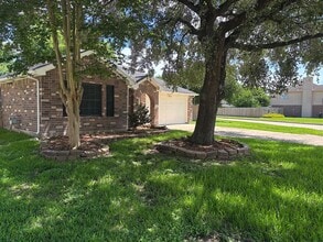 Building Photo - 9217 Mohawk Dr