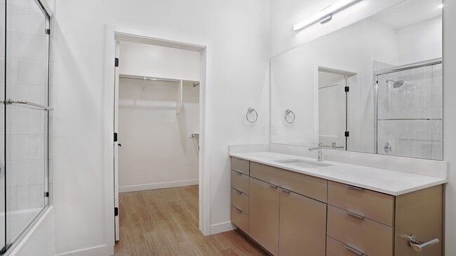 Building Photo - Greenside at Silo Park