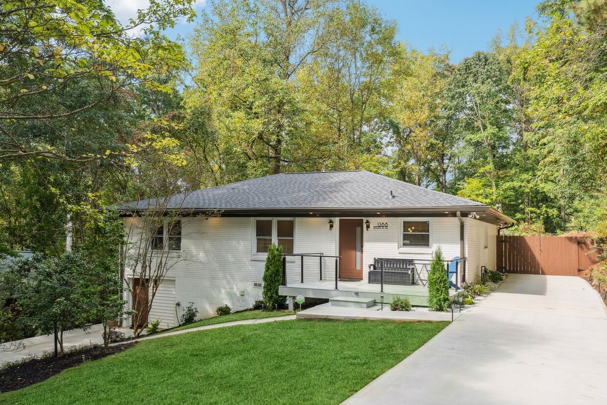 Foto principal - NEW! Fully Furnished Atlanta Oasis - Upsca...