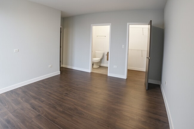 Foto del edificio - 3301 N Sheffield Ave