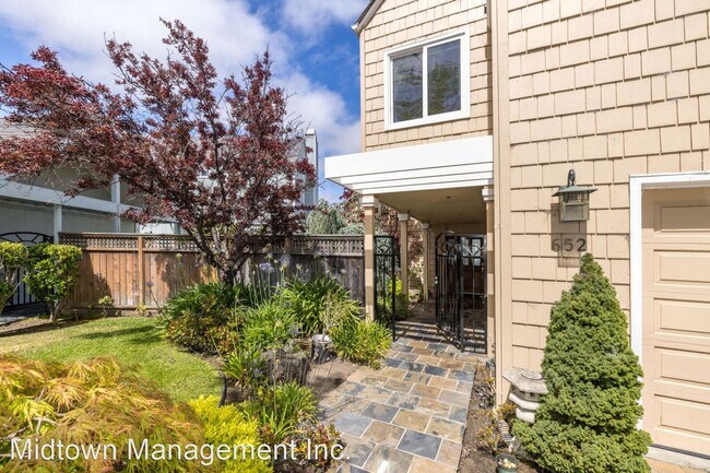 Foto del edificio - 4 br, 3.5 bath House - 652 Greenwich Ln