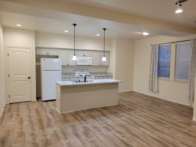 Building Photo - 4823 Barbera St