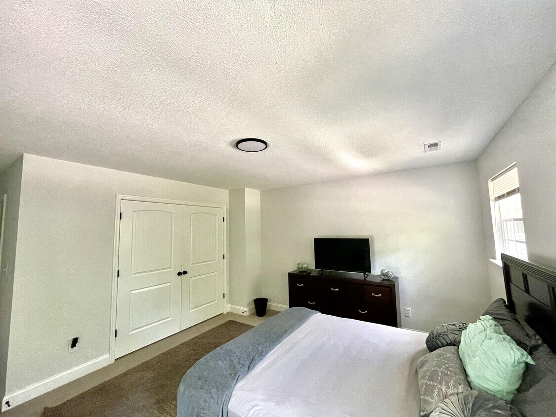 Foto principal - 804 Westwood Ave