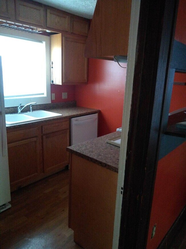 Building Photo - 4 Bedroom, 1 bath house Kent OH