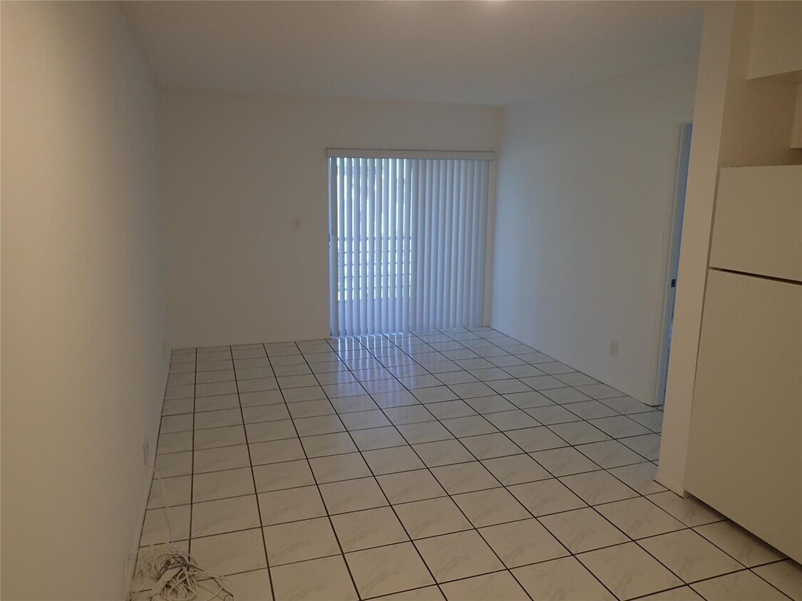 Primary Photo - 2700 Riverside Dr