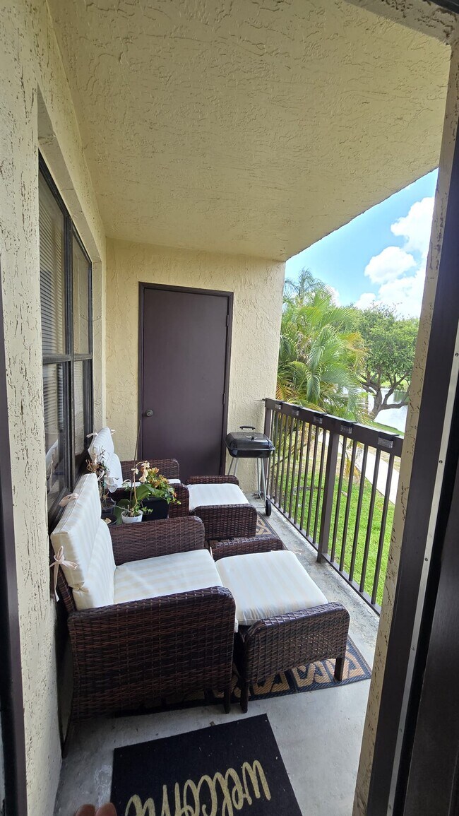 Foto del edificio - 4361 W McNab Rd