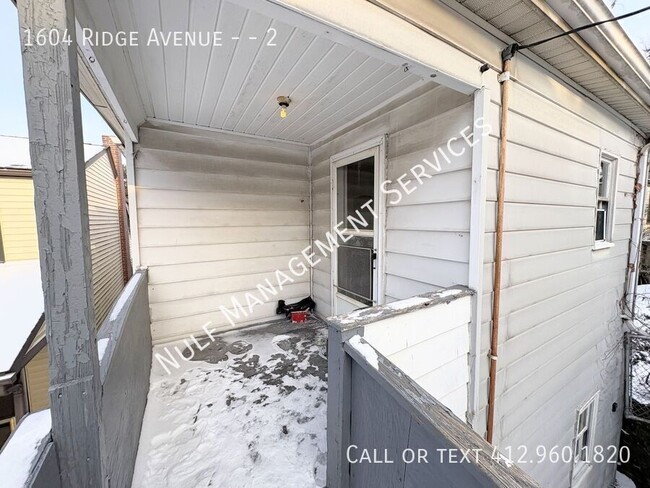 Foto del edificio - 1604 Ridge Ave