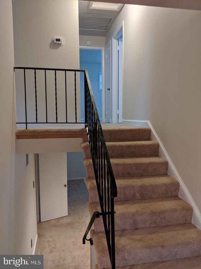 Foto del edificio - 1447 Mayflower Dr