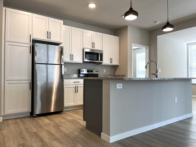 Stainless, Quartz, Island, Pantry - The Summit Residences