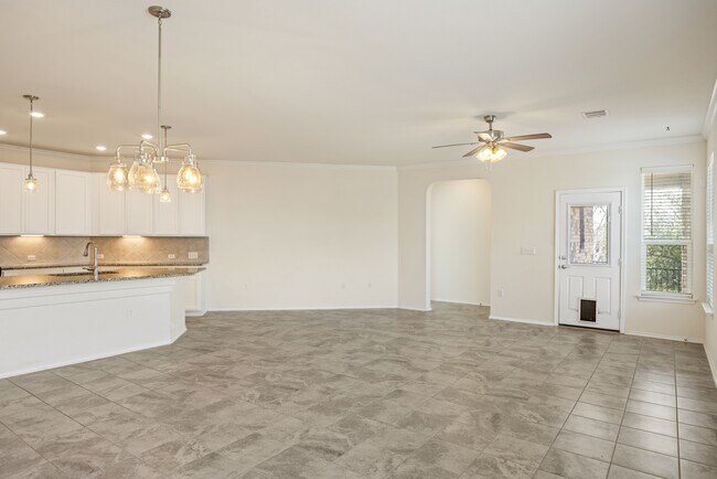 Foto del edificio - 805 Sandhill Branch Dr