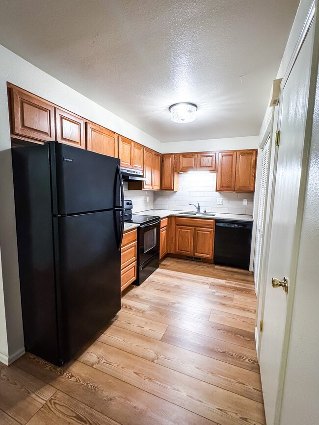 Photo - 220 E 8th Ave Townhome