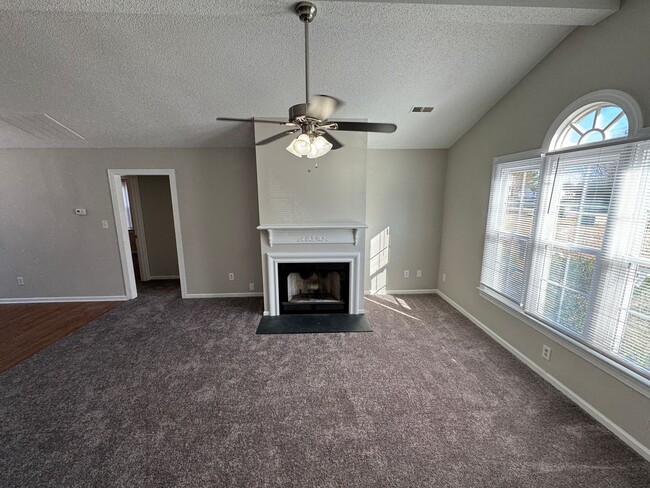 Building Photo - Renovated 3 Bedroom House Near Black Creek...