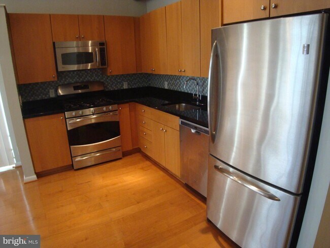 Foto del edificio - 811 4th St NW