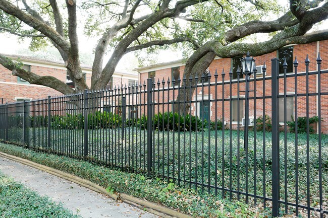 Building Photo - The Museum Gardens