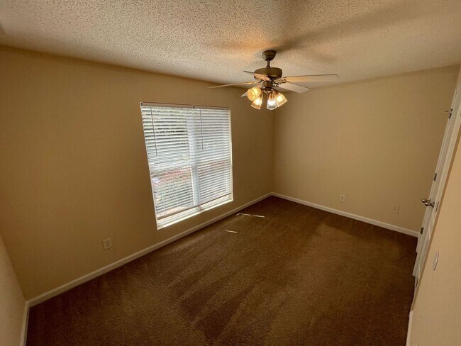 Foto del edificio - BRIDGEWATER HOME! PRE-LEASING FOR AUGUST 2...