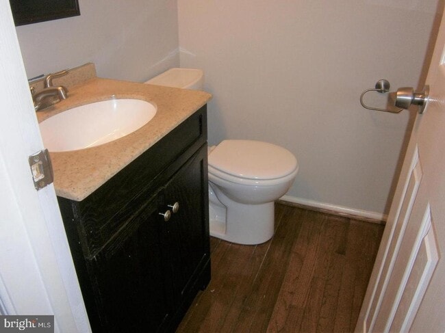 Building Photo - 118 Henning Dr