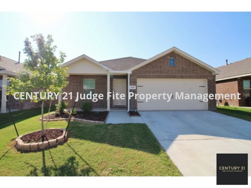 Beautiful 4/2/2 in Ennis Ready For MoveIn! House for Rent in Ennis