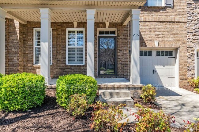 Building Photo - 2019 Traemoor Village Dr