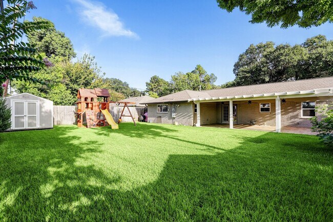 Foto del edificio - 9522 Emnora Ln