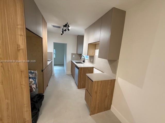 Foto del edificio - 328 NE 57th St