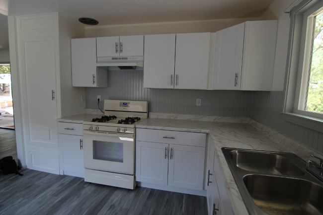 Building Photo - 5501 Dulzura Ave
