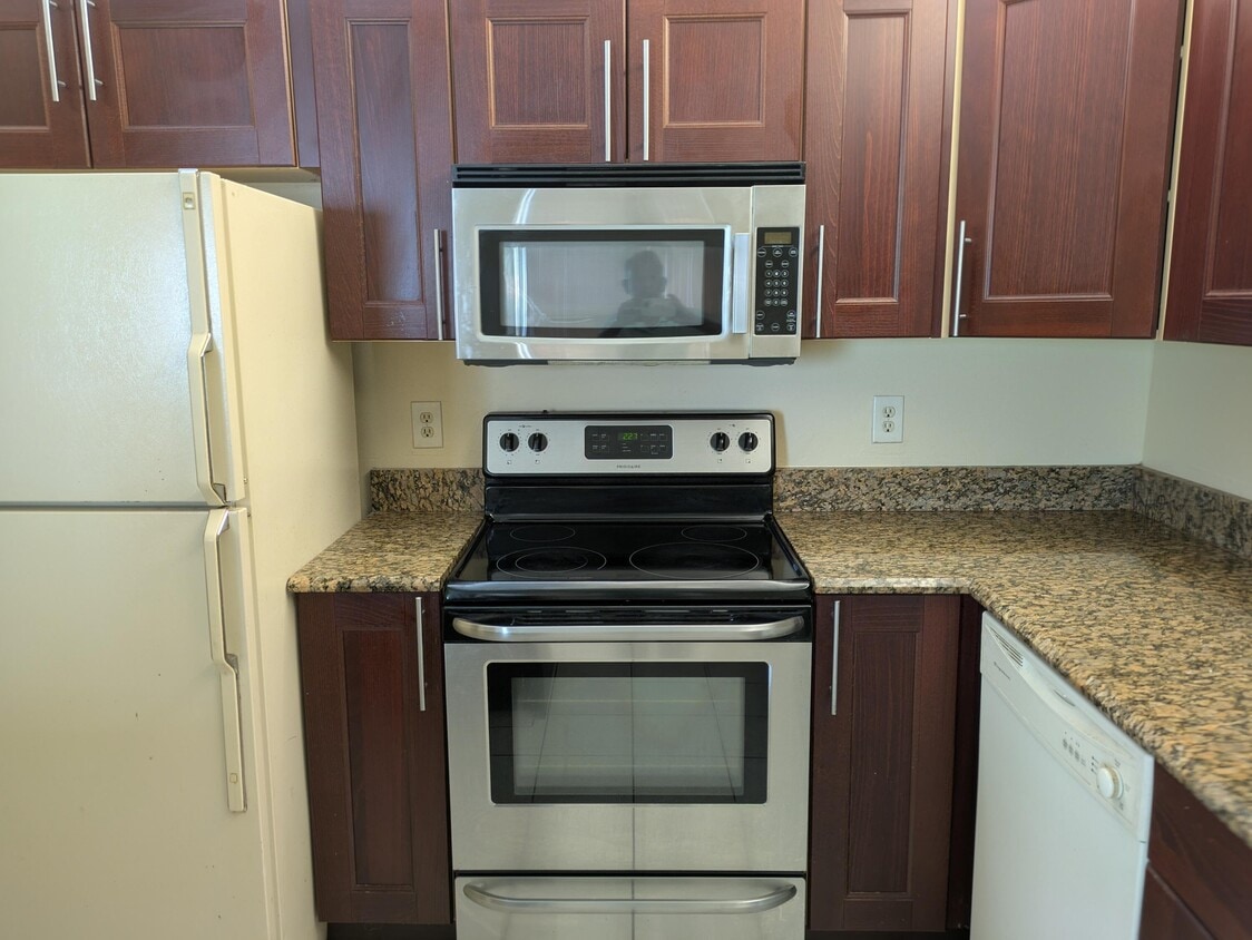 Building Photo - 7943 NW 41 Ct