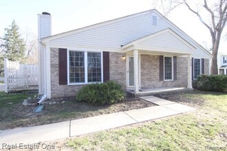 Building Photo - 2110 Hidden Meadows Dr