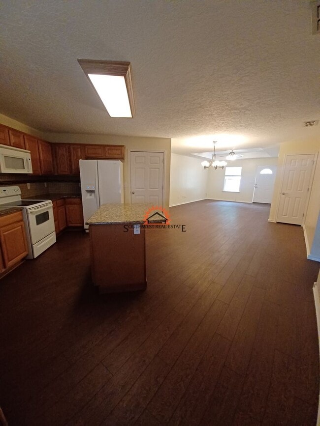 Building Photo - 4624 Sandstone Dr