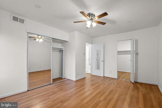 Foto del edificio - 11238 Cherry Hill Rd