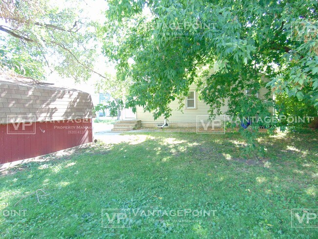Building Photo - 1325 Weise St