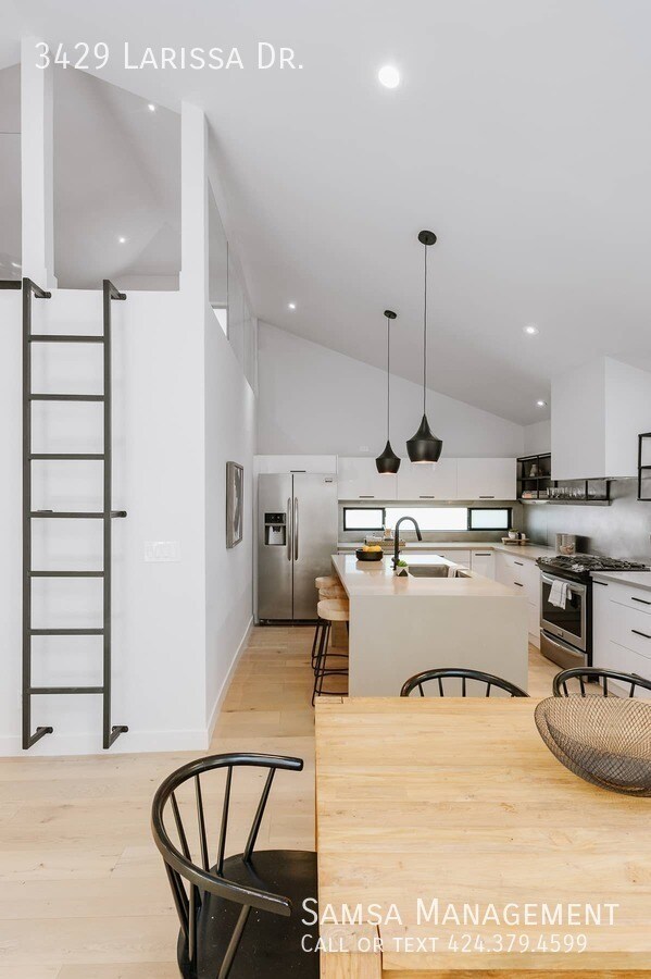 Foto del edificio - 3429 Larissa Dr